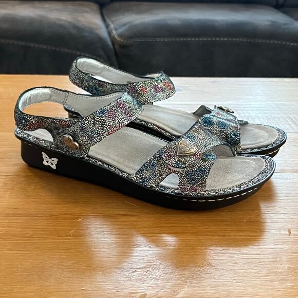 Alegria VIE-132 Women’s Leather Sandals Size 39 9 Floral Metallic Floral Cottage - Picture 5 of 7